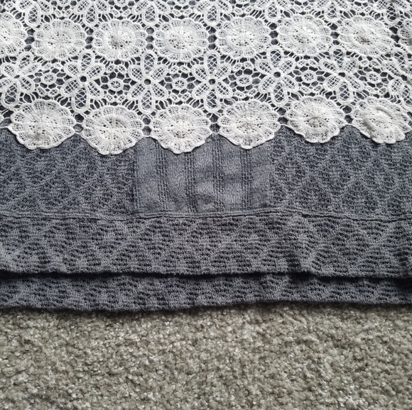 Anthropologie Meadow Rue open knit sweater top in grey with white floral lace - Picture 5 of 12